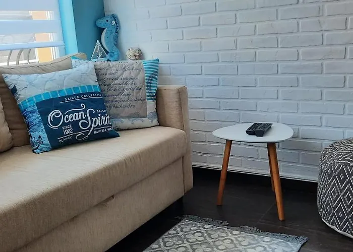 нава 8 * Burgas City